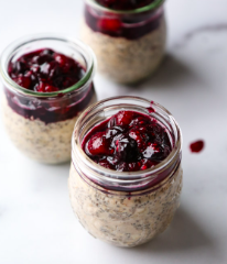 Mixed Berry Overnight Oats